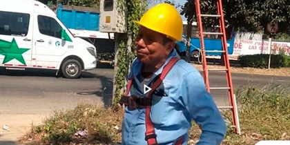 La Policía Nacional en coordinación con el área de Seguridad de la empresa de energía Air-e capturó en flagrancia a un ciudadano identificado como Carlos Arturo Acosta Lara, cuando manipulaba la infraestructura eléctrica en un sector del barrio Las Granjas, en Barranquilla.