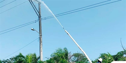 En la línea que suministra energía al municipio de Puerto Colombia y poblaciones aledañas, la empresa Air-e anuncia trabajos de mantenimiento preventivo este domingo 21 de abril con el lavado de redes eléctricas, poda de árboles y cambio de elementos eléctricos.