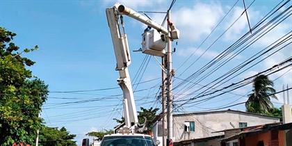 Técnicos de la empresa Air-e instalarán nuevas redes eléctricas en el circuito Carrizal este viernes 13 de enero.