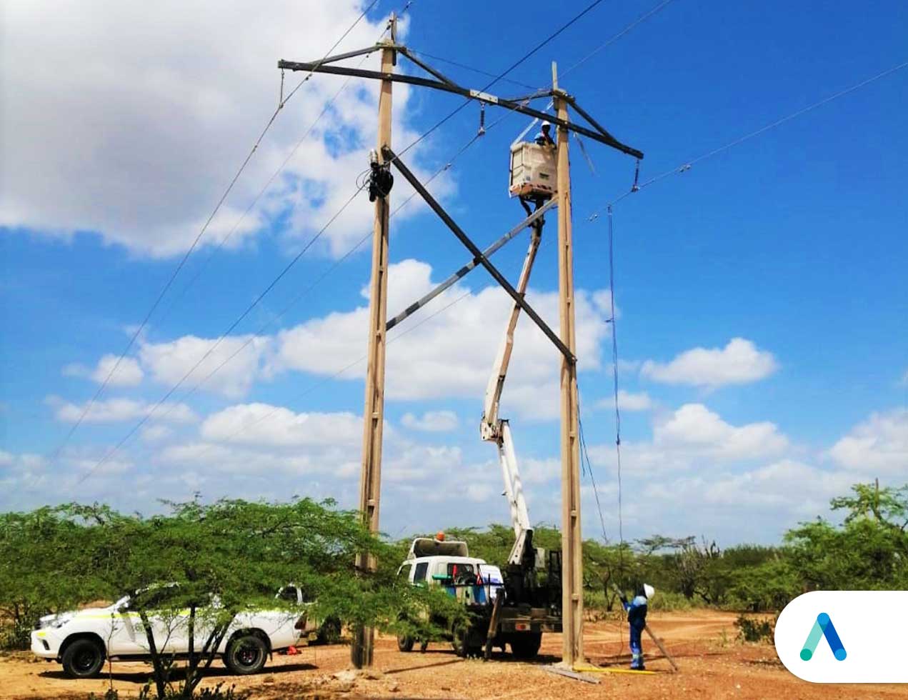 Avanza plan de trabajo en la línea que  suministra energía a Uribia - Manaure