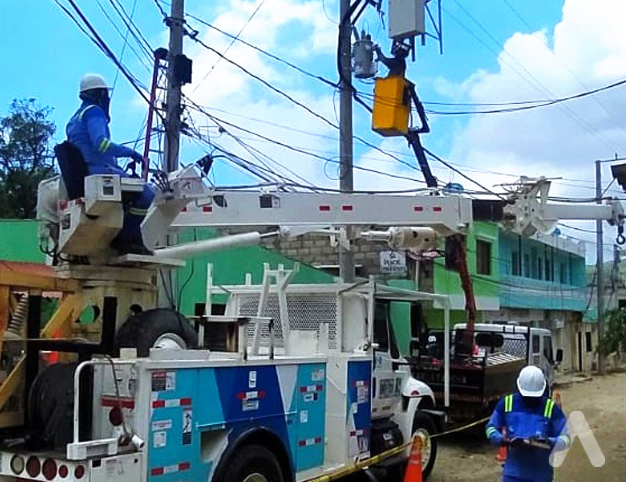 Avanza remodelación eléctrica en sector  11 de noviembre en Santa Marta