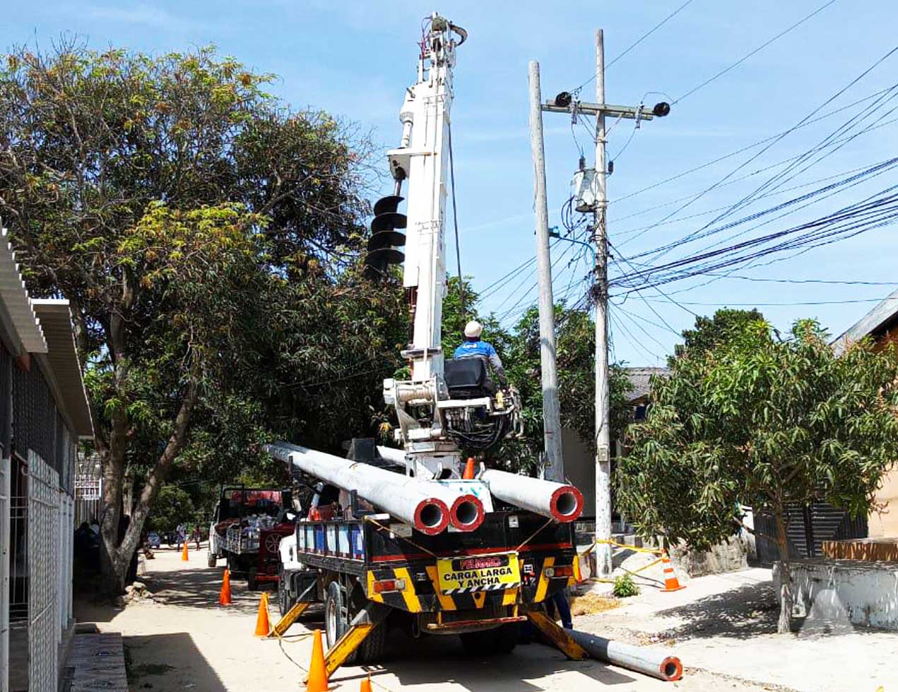 Avanzan obras de reposición de redes eléctricas en el barrio San Antonio de Soledad