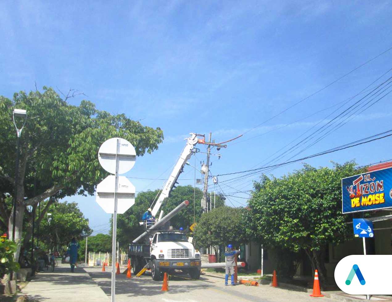 En zona comercial de Galapa, Air-e trabaja en remodelación de redes eléctricas
