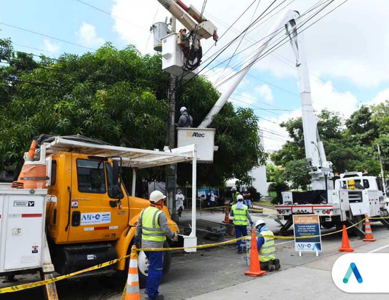 Trabajos eléctricos en sector del  barrio El Prado y Puerto Giraldo