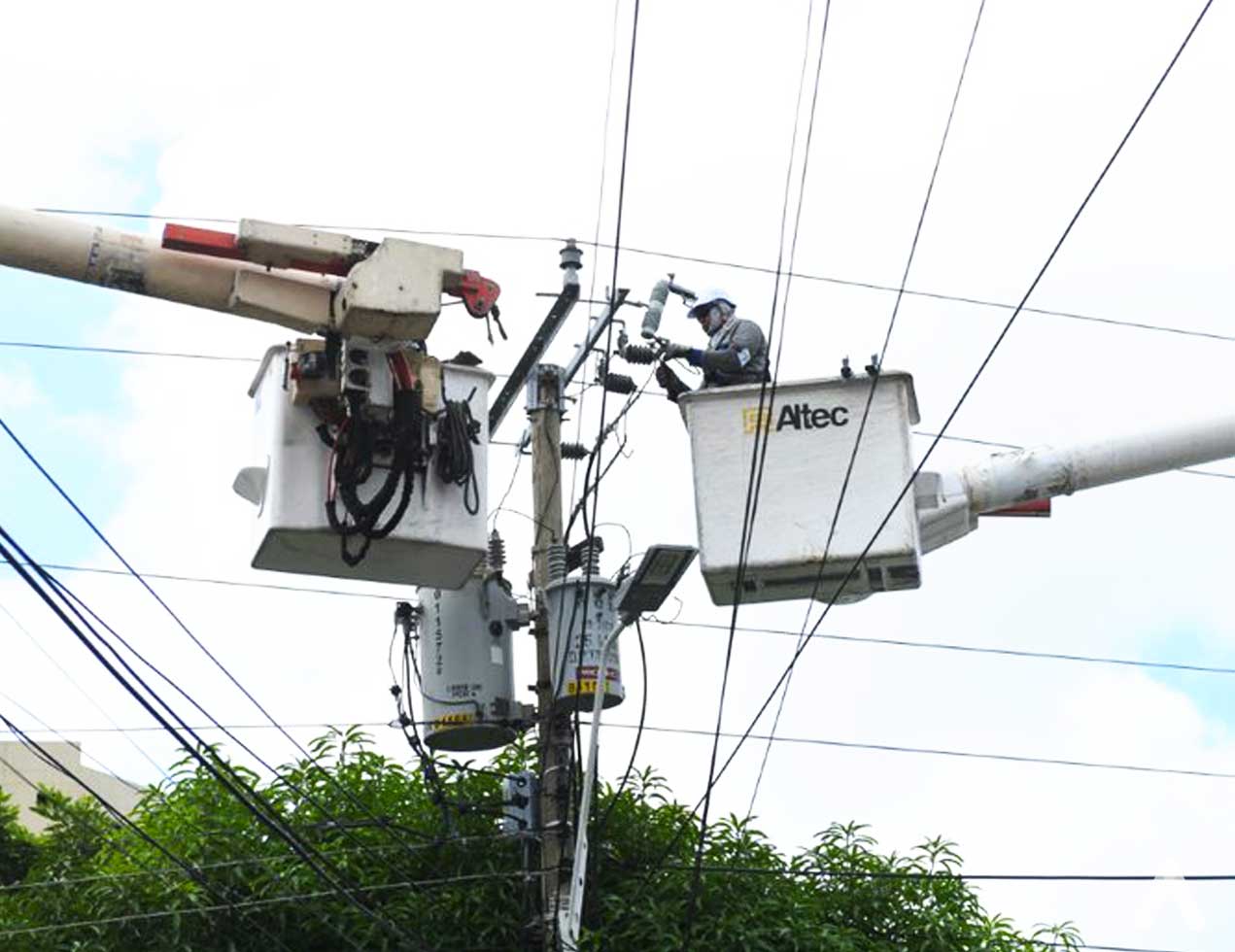 Trabajos eléctricos en sectores de Barranquilla y Soledad