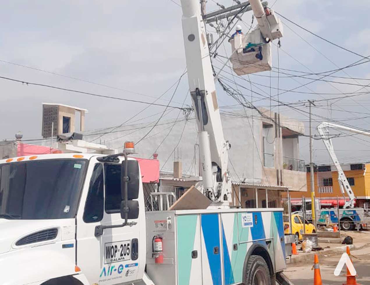 Trabajos de mejora eléctrica en sectores de Barranquilla y Soledad