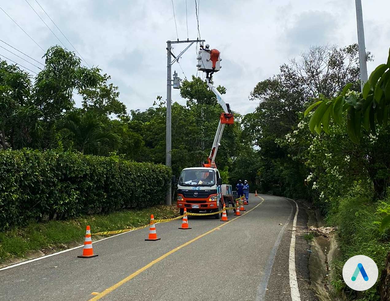 Avanza modernización de redes  eléctricas en zona rural de Galapa