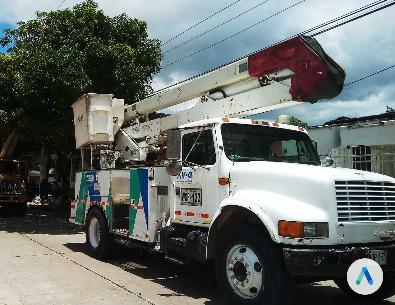 Instalan redes eléctricas en San Felipe