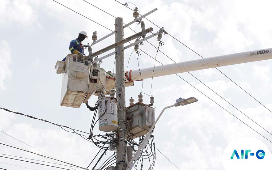 Trabajos eléctricos en sectores  del barrio Los Rosales